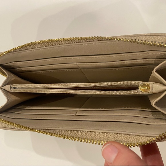 Tan Wallet - Picture 3 of 3